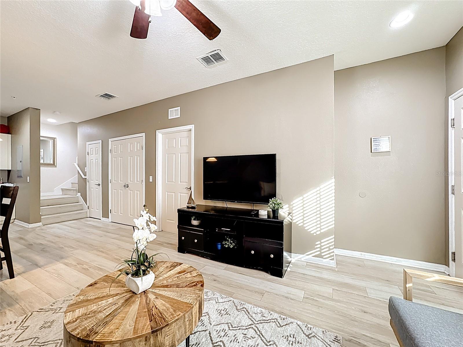 Image 7 of 34 For 8986 Shine Drive