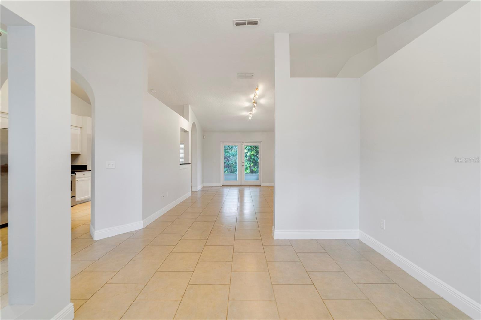 Image 14 of 25 For 210 Meadow Green Drive