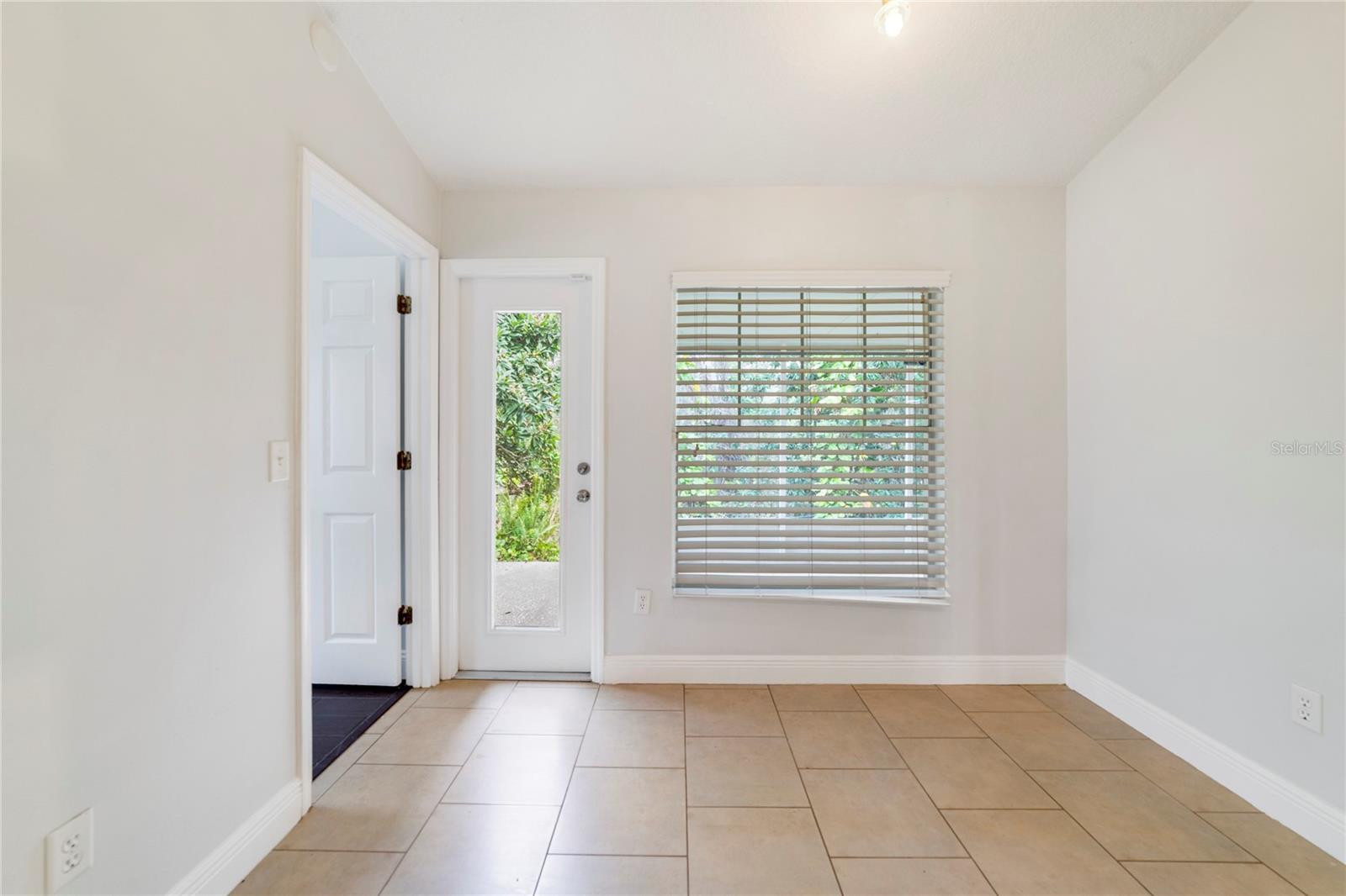 Image 19 of 25 For 210 Meadow Green Drive