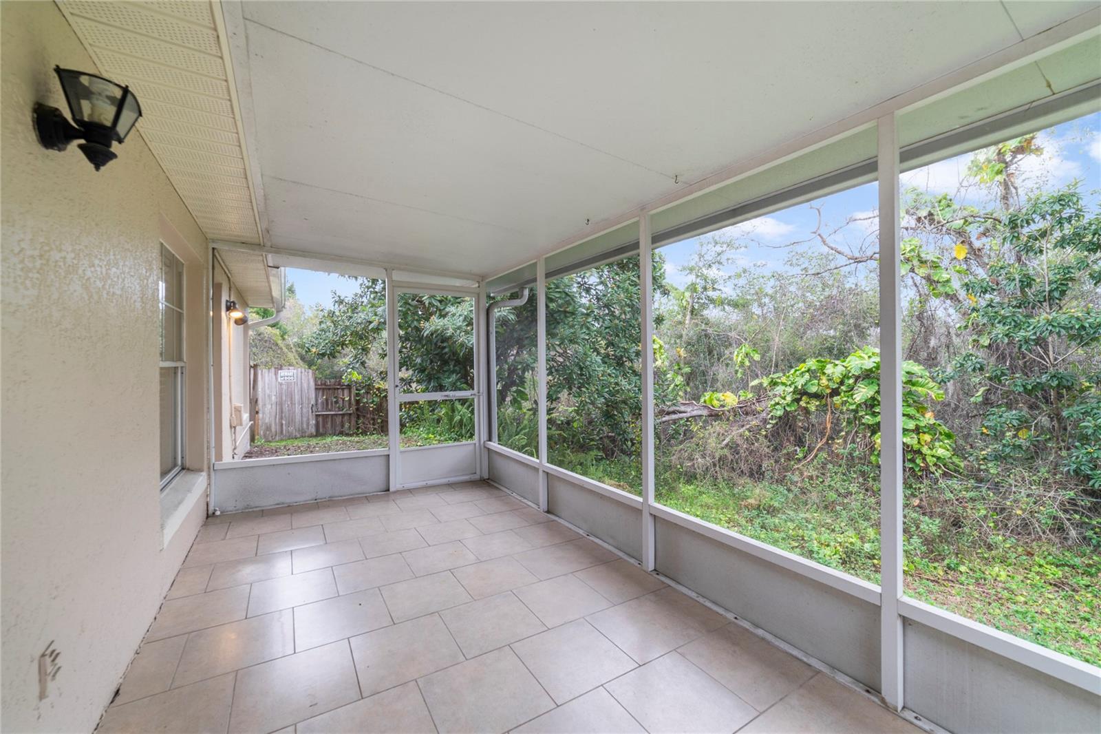 Image 21 of 25 For 210 Meadow Green Drive