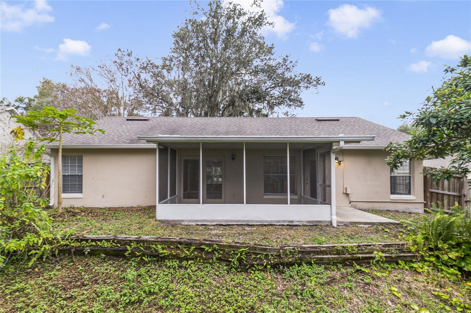 Image 23 of 25 For 210 Meadow Green Drive