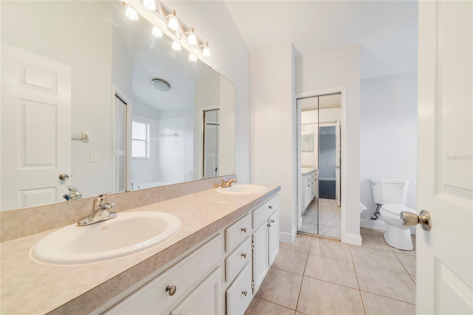 Image 7 of 25 For 210 Meadow Green Drive