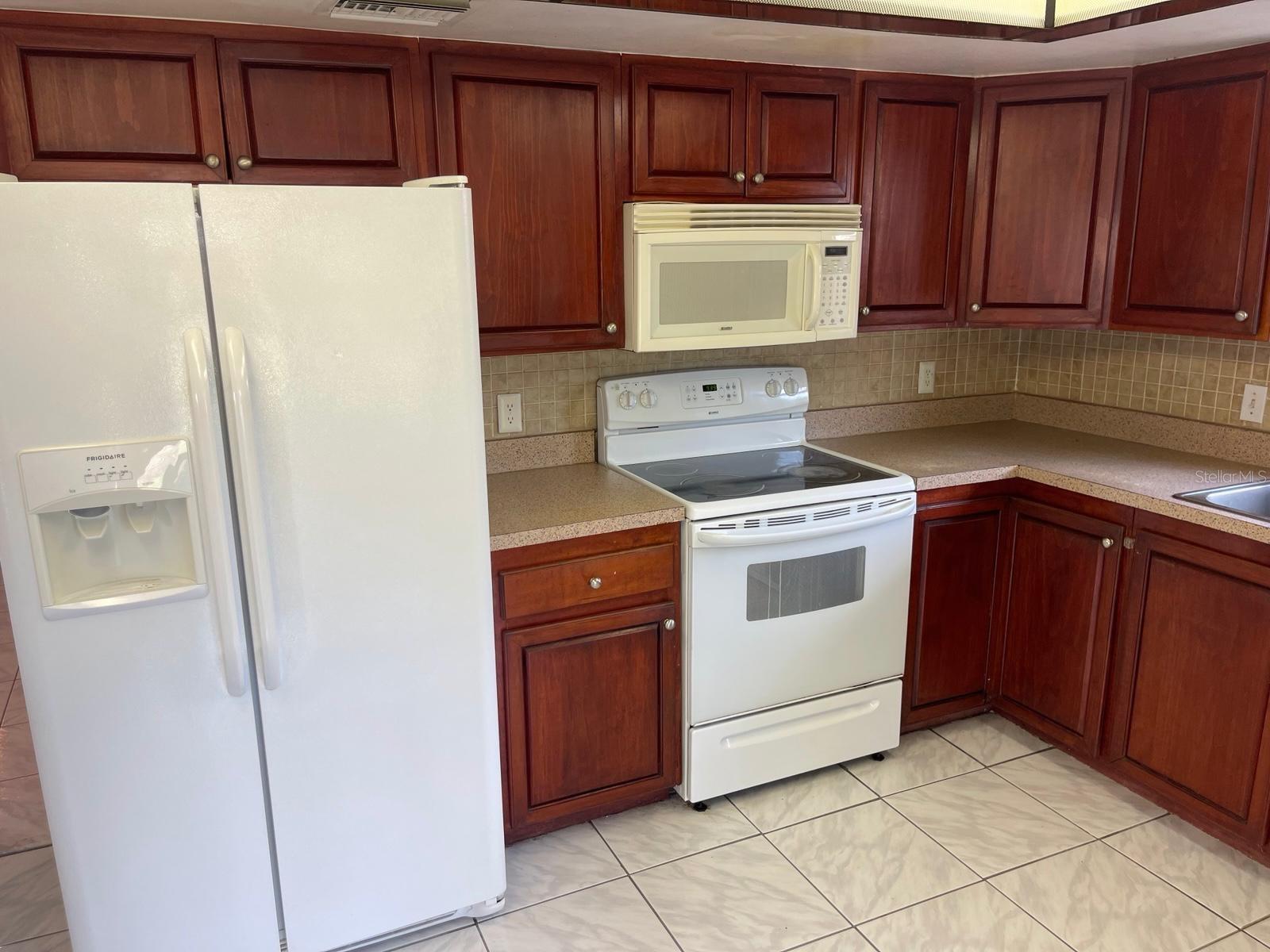 Image 11 of 39 For 1392 San Diego Court