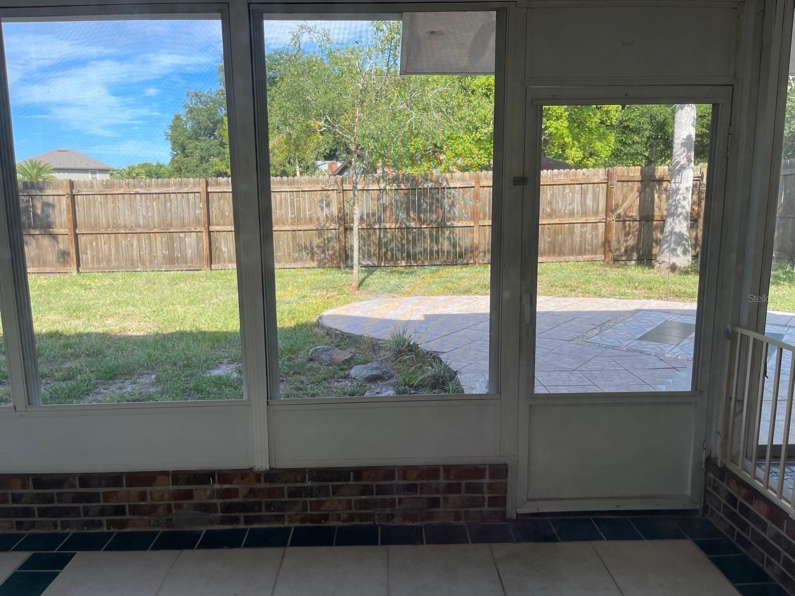 Image 14 of 39 For 1392 San Diego Court