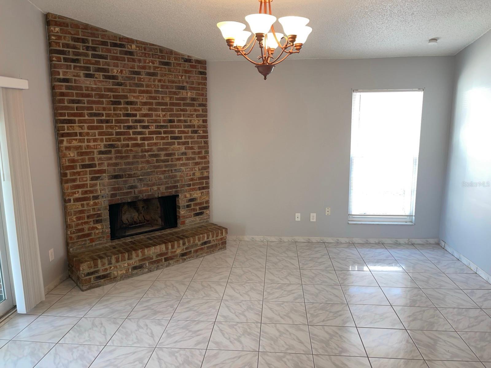 Image 5 of 39 For 1392 San Diego Court