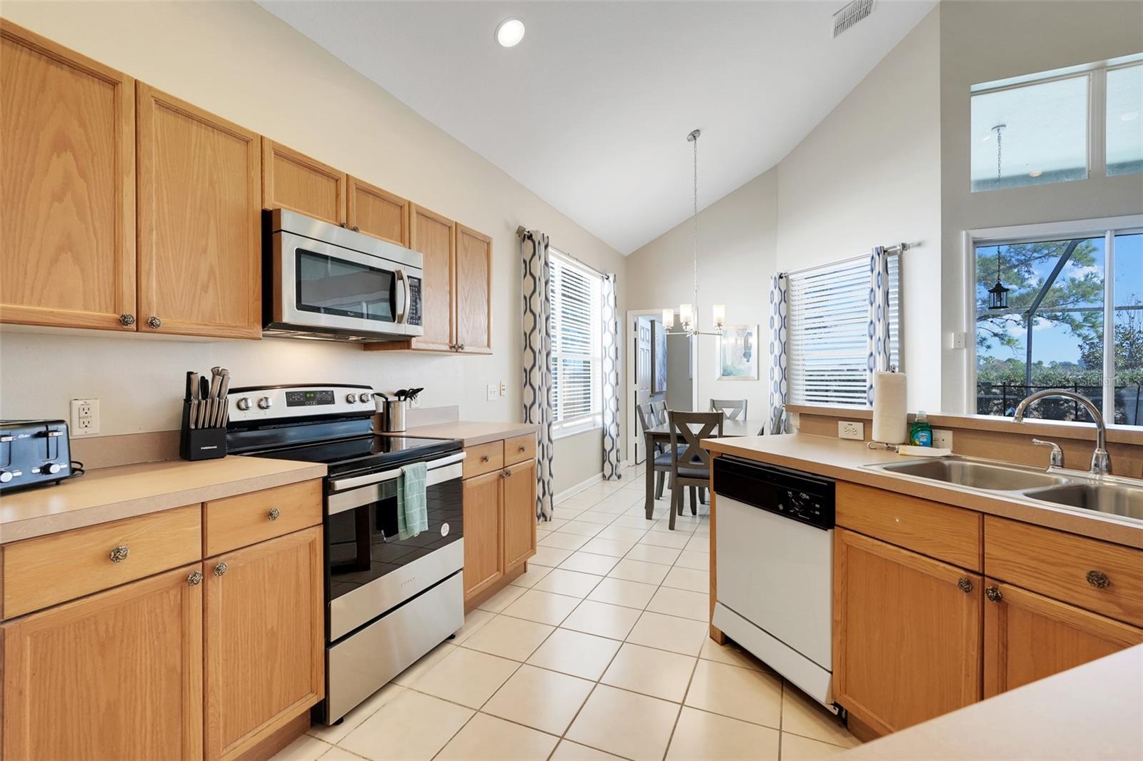 Image 15 of 59 For 8202 Fan Palm Way