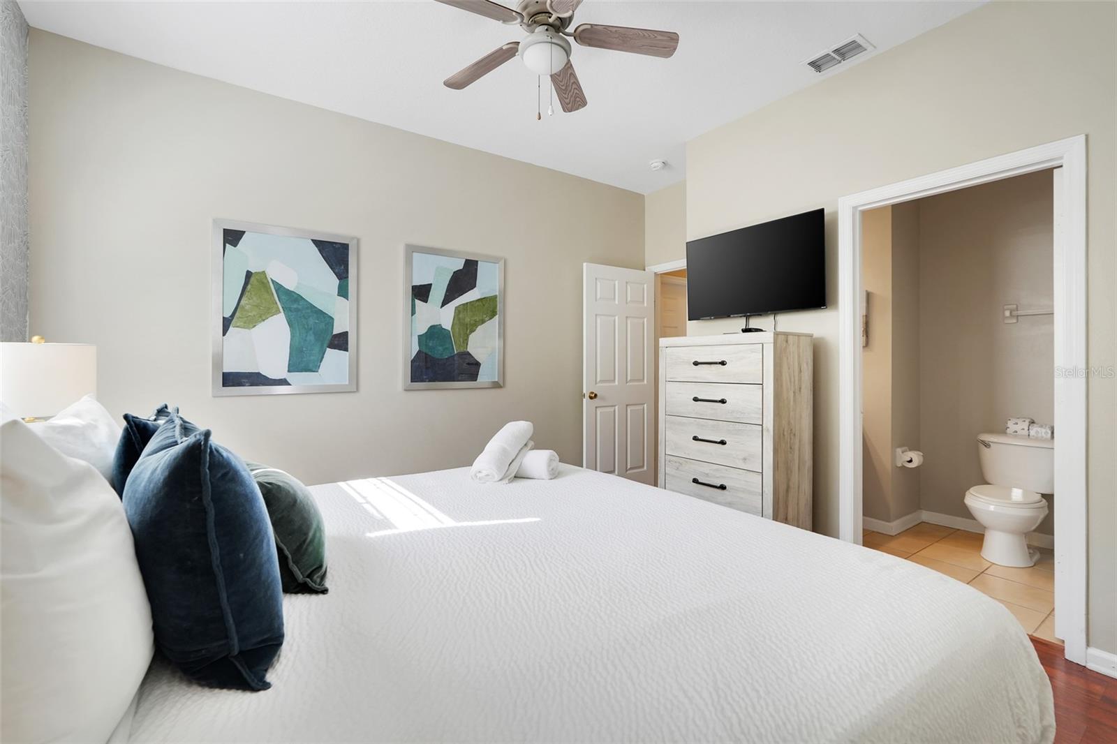 Image 27 of 59 For 8202 Fan Palm Way