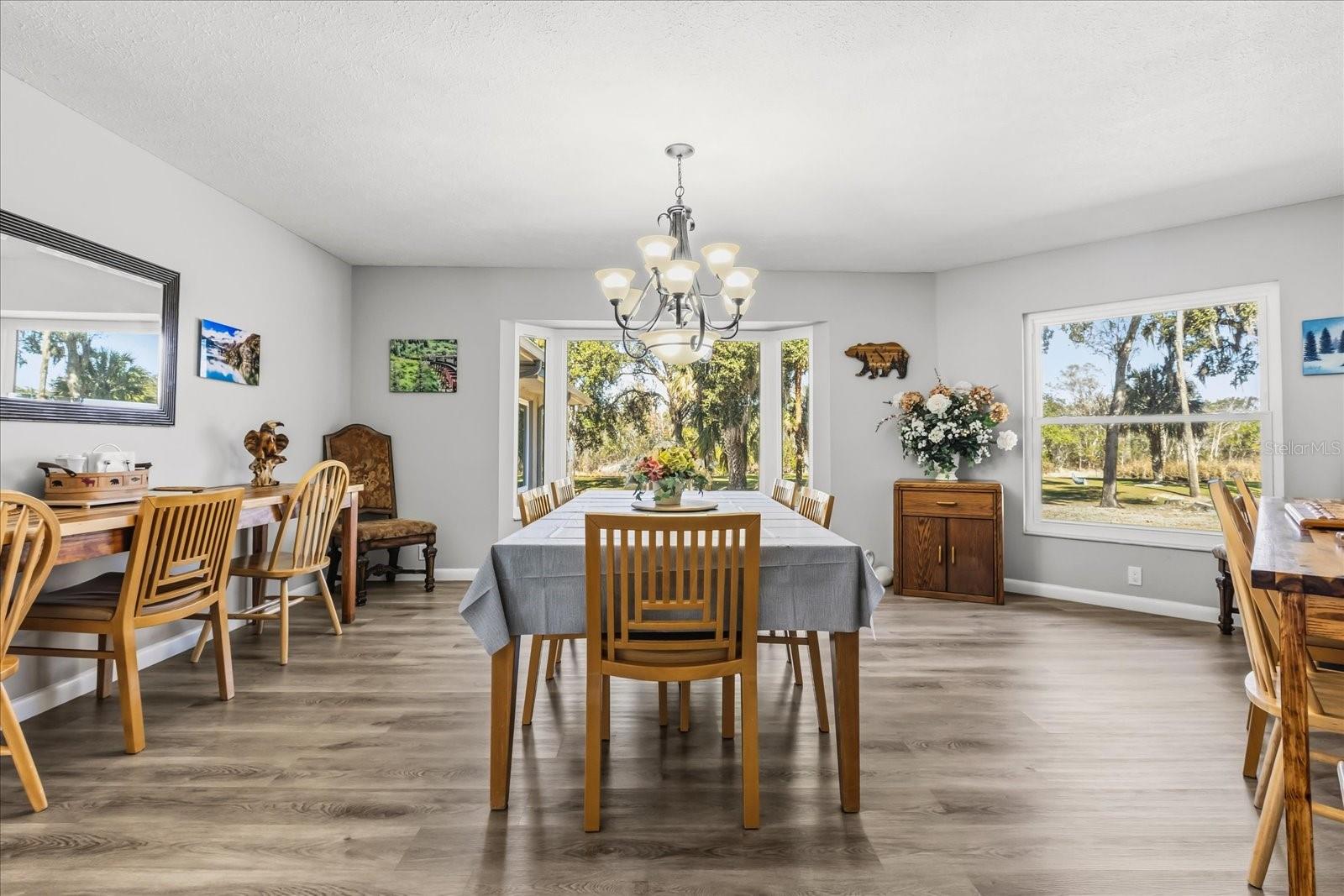 Listing photo id 9 for 1423 Lagoon Point