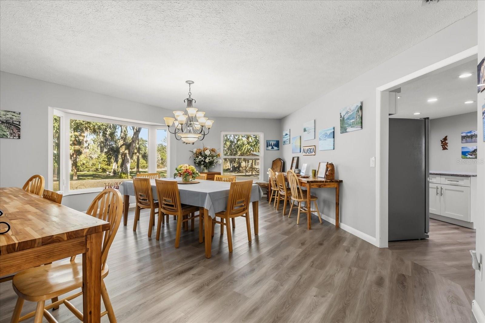 Listing photo id 10 for 1423 Lagoon Point