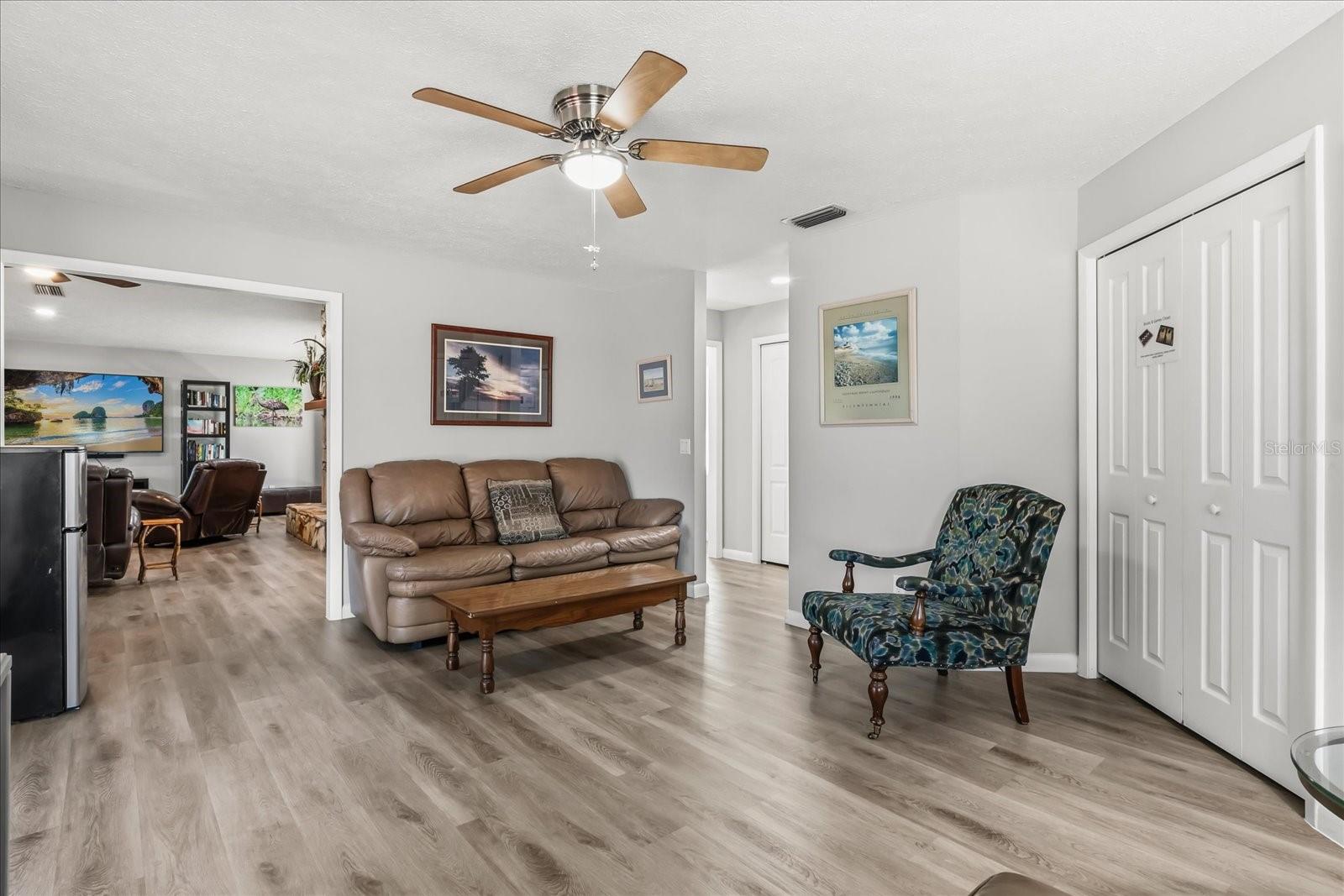 Listing photo id 16 for 1423 Lagoon Point