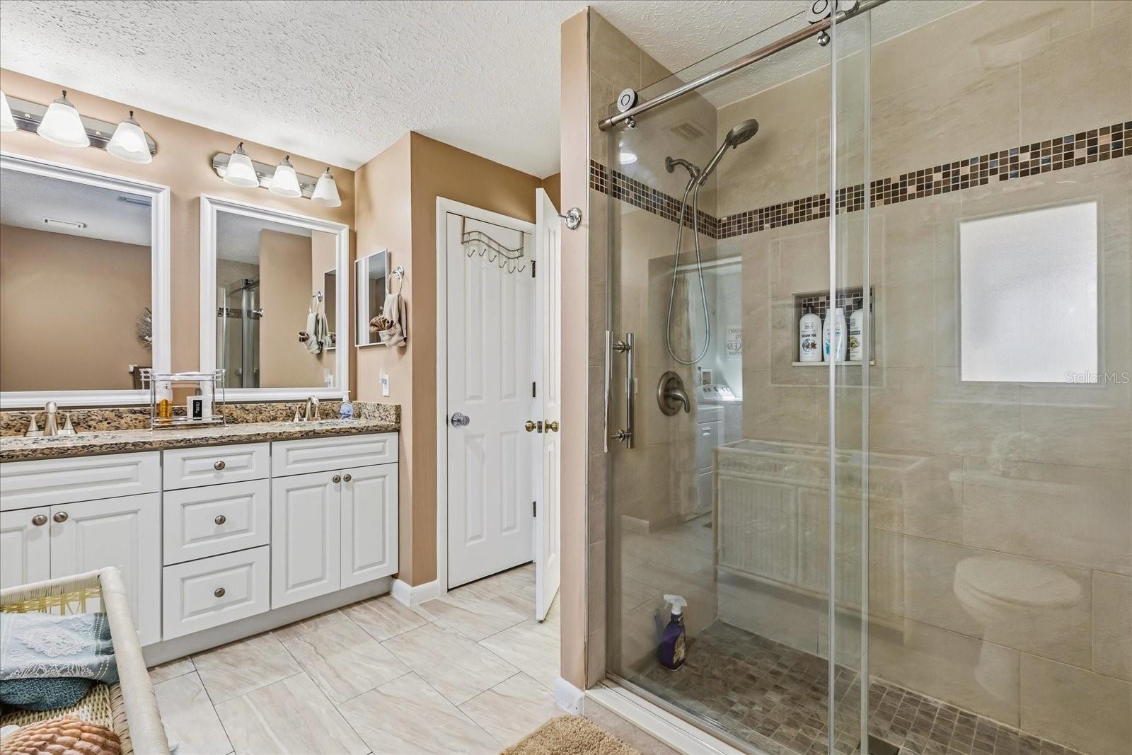 Listing photo id 21 for 1423 Lagoon Point