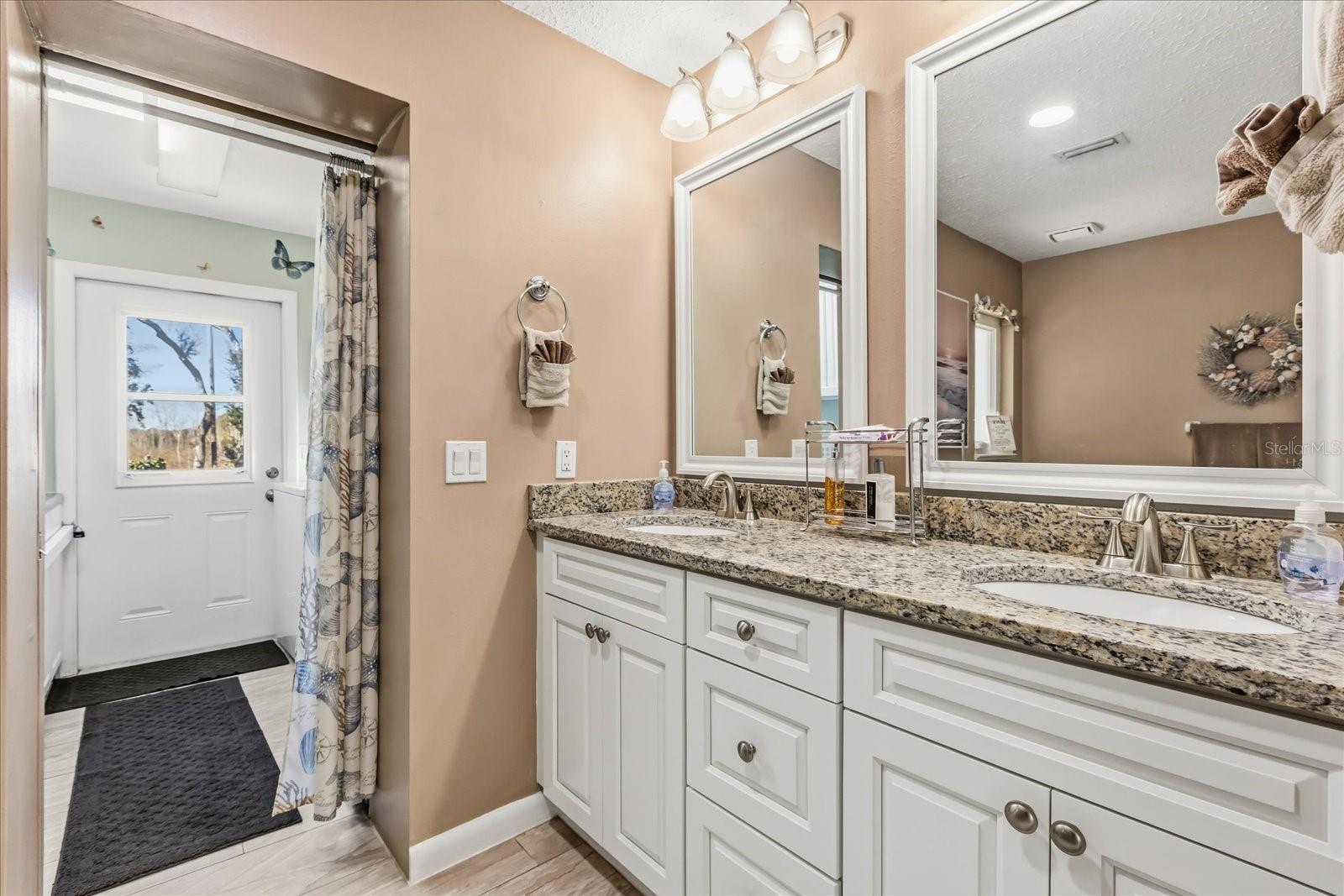 Listing photo id 22 for 1423 Lagoon Point