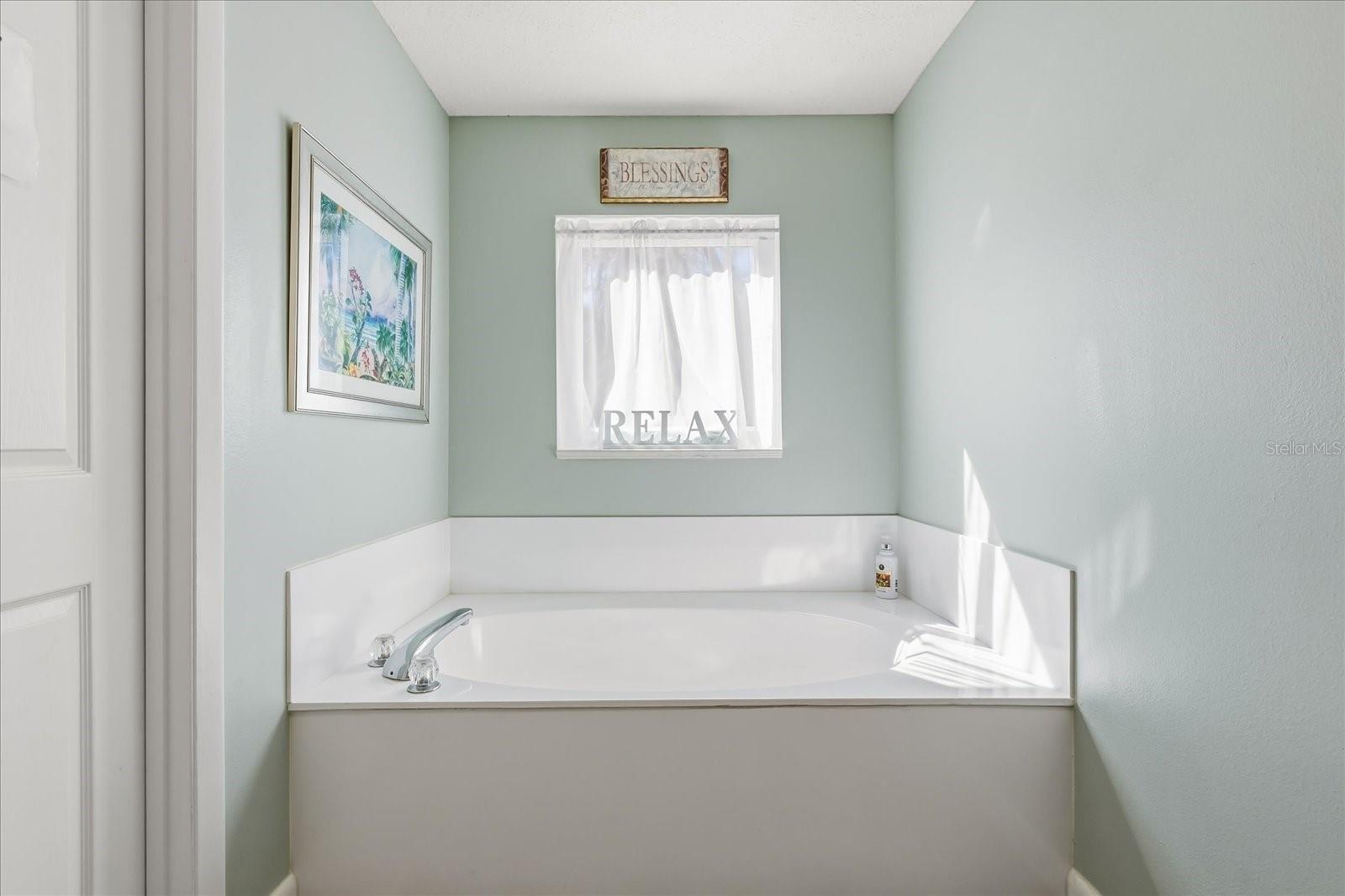 Listing photo id 23 for 1423 Lagoon Point