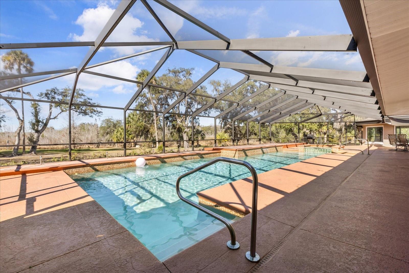 Listing photo id 35 for 1423 Lagoon Point