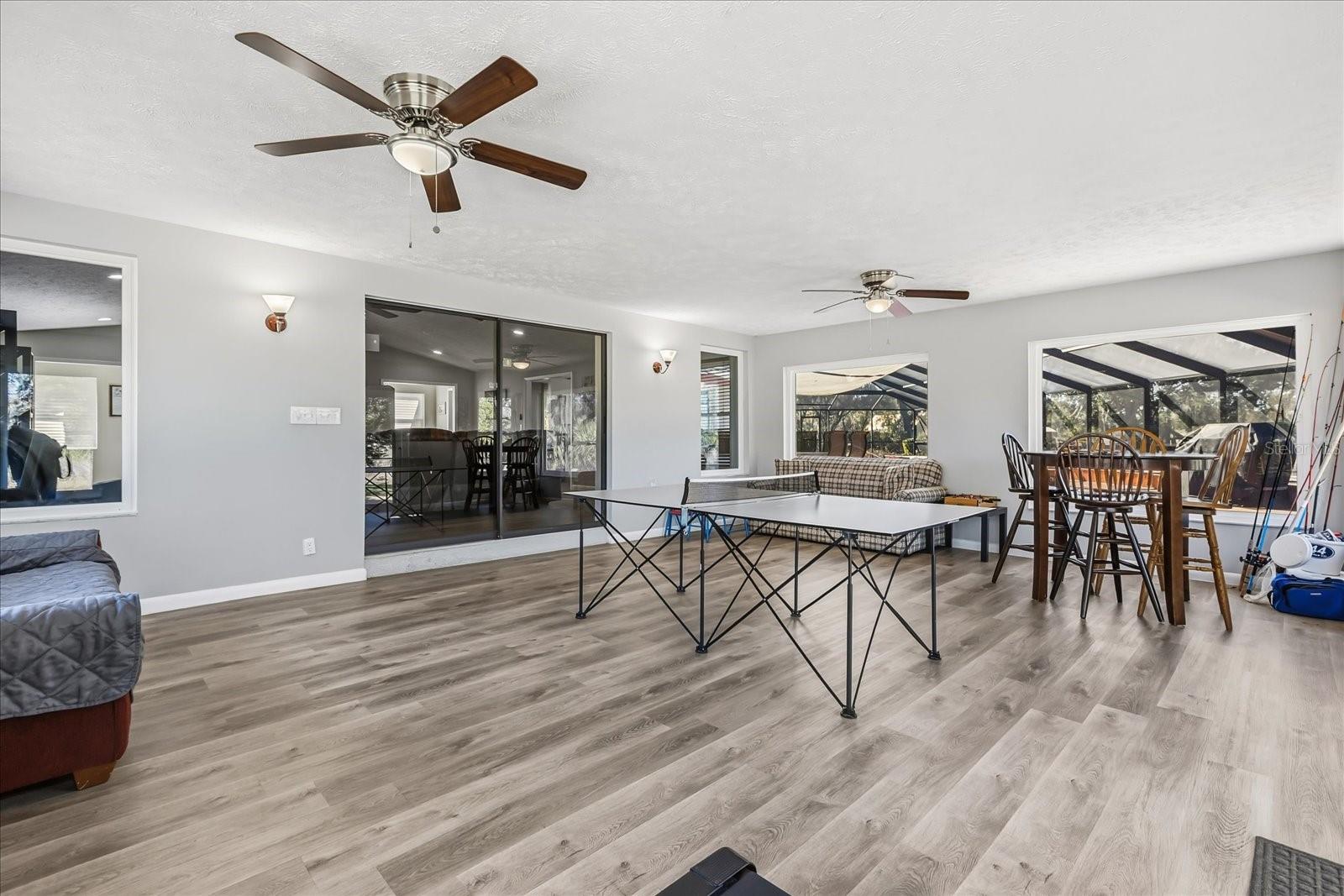 Listing photo id 40 for 1423 Lagoon Point