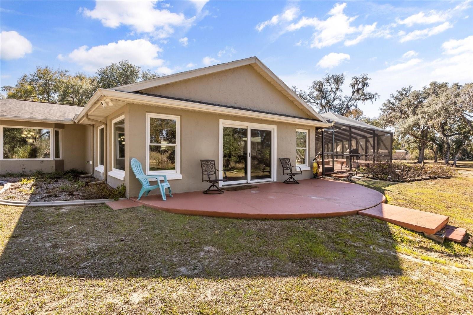 Listing photo id 42 for 1423 Lagoon Point