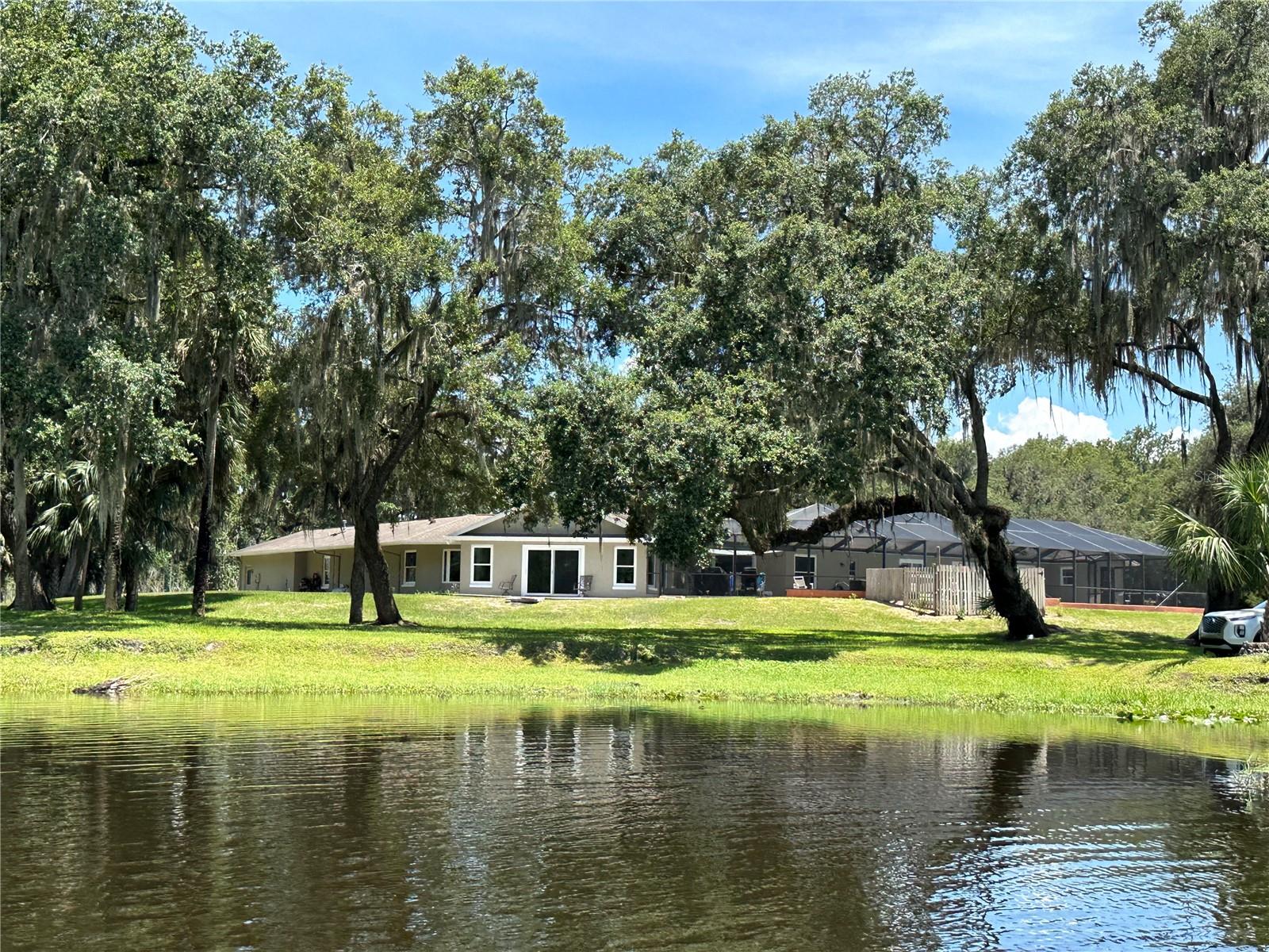 Listing photo id 43 for 1423 Lagoon Point