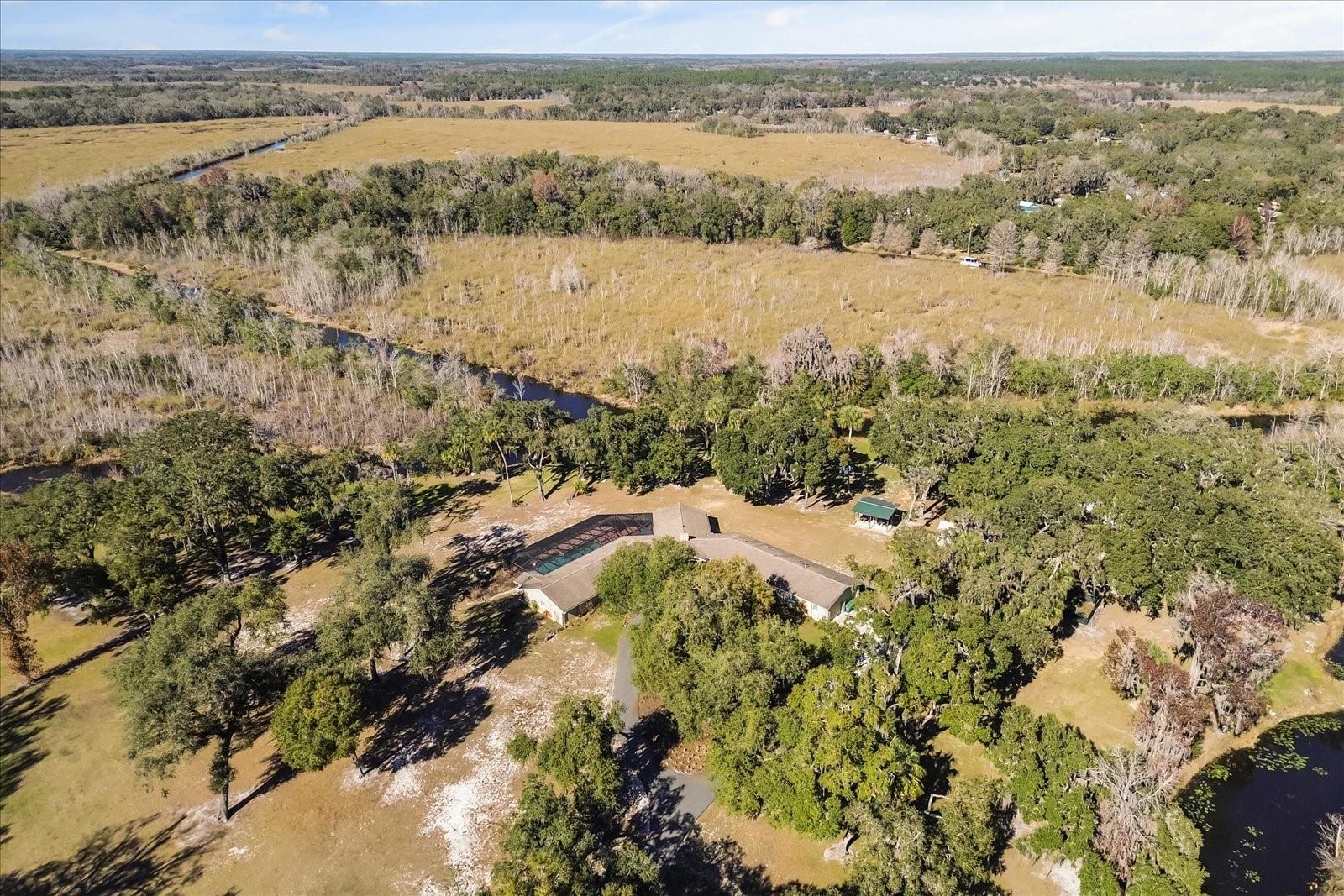 Listing photo id 45 for 1423 Lagoon Point