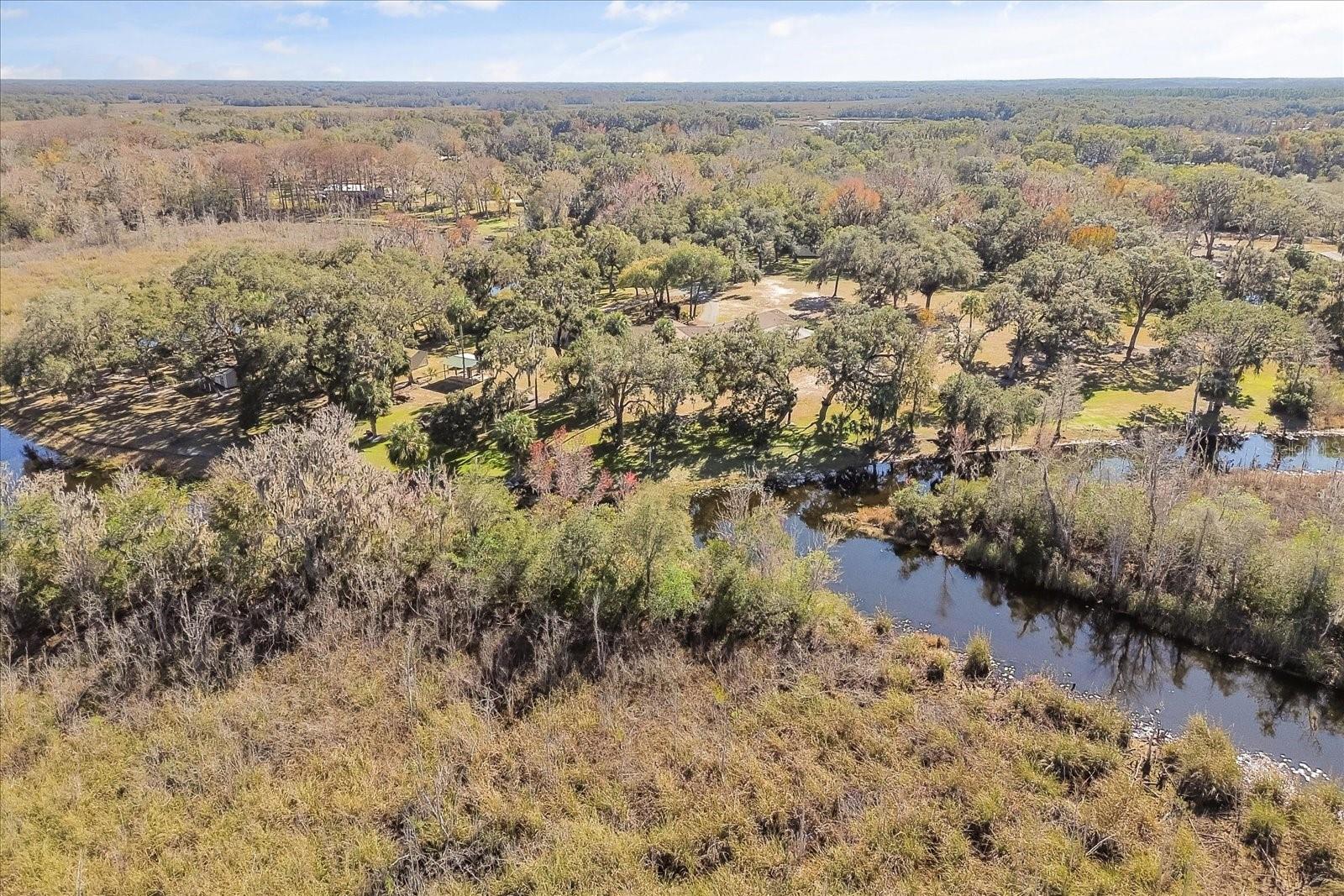 Listing photo id 47 for 1423 Lagoon Point