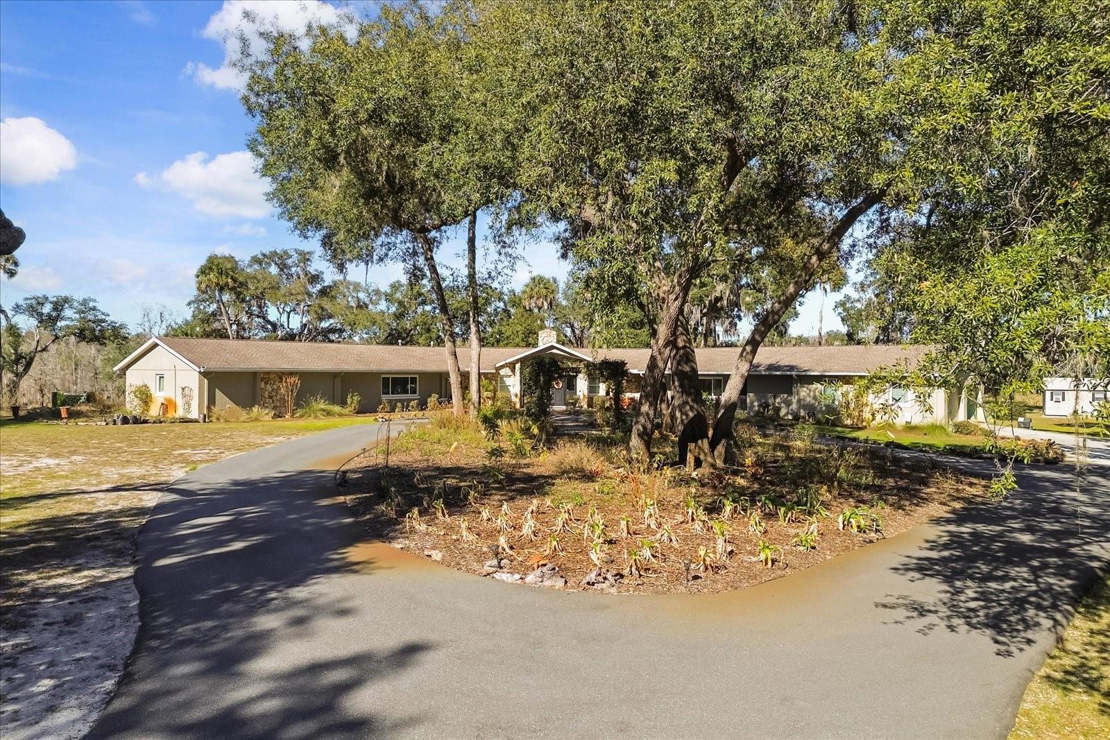 Listing photo id 50 for 1423 Lagoon Point