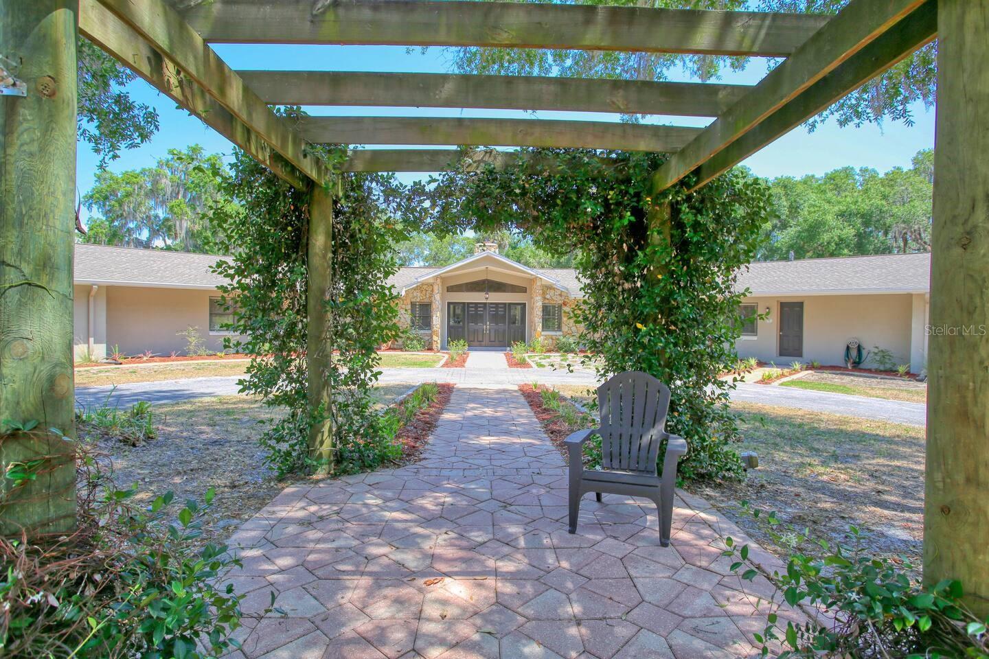 Listing photo id 51 for 1423 Lagoon Point