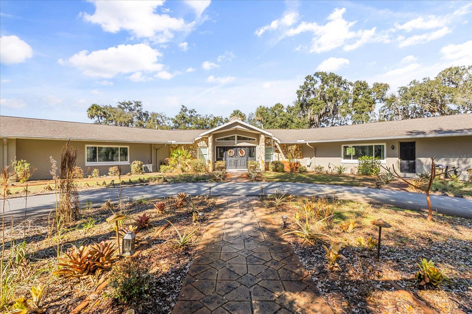 Listing photo id 52 for 1423 Lagoon Point