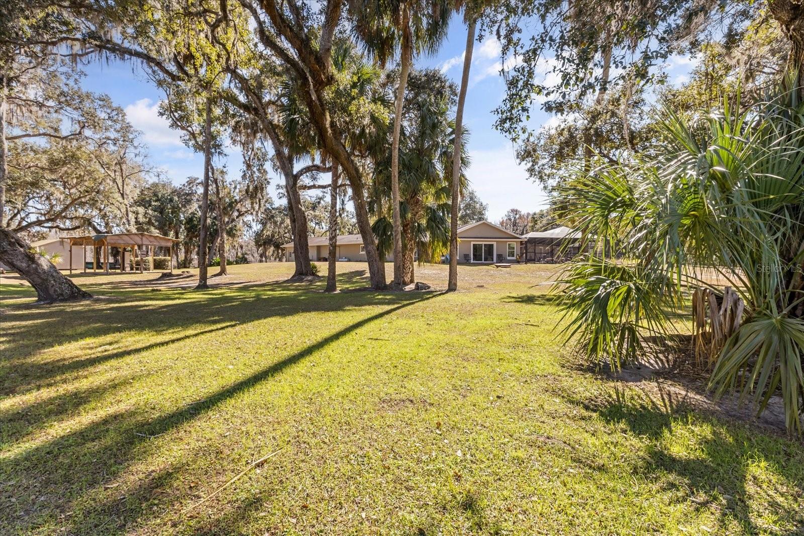 Listing photo id 56 for 1423 Lagoon Point