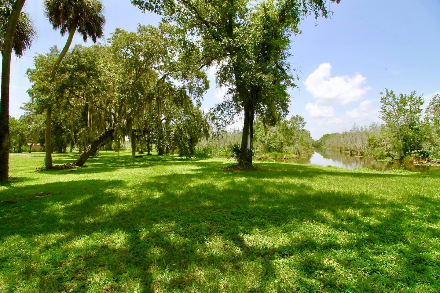 Listing photo id 58 for 1423 Lagoon Point