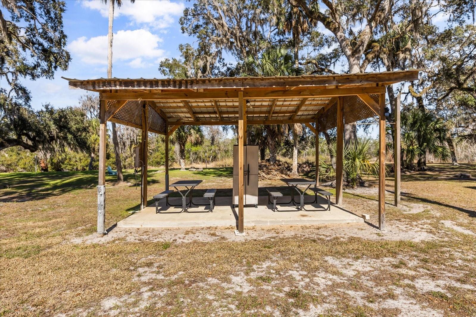 Listing photo id 59 for 1423 Lagoon Point