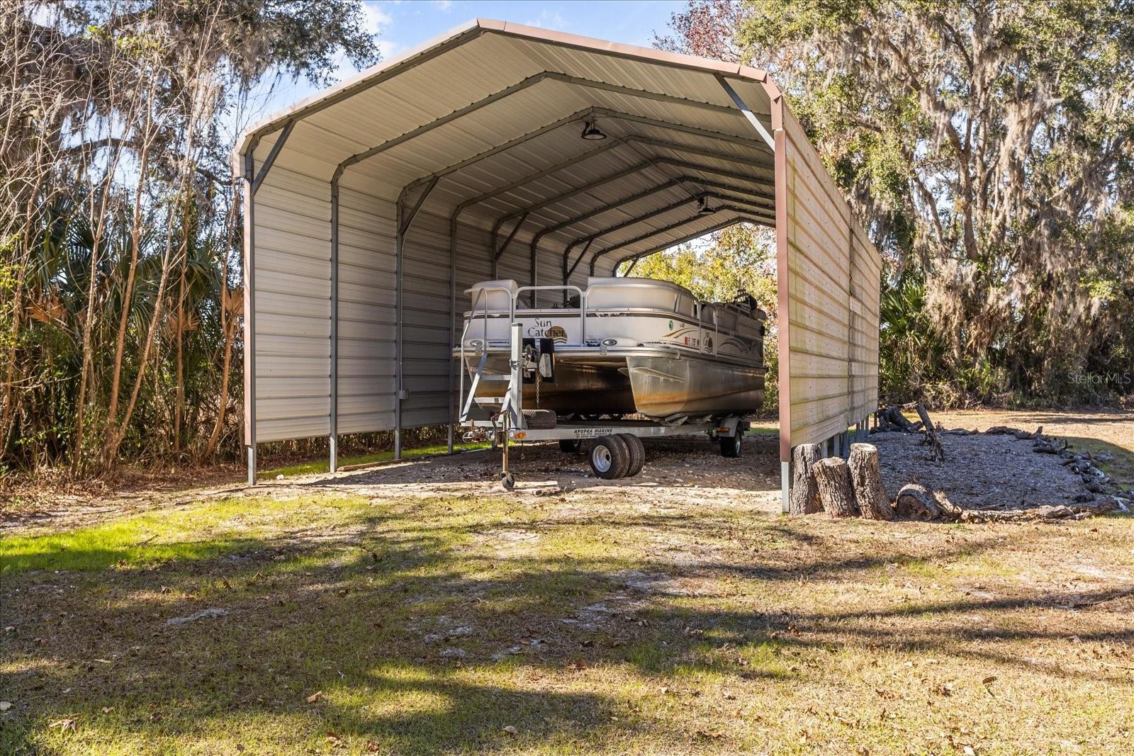 Listing photo id 60 for 1423 Lagoon Point