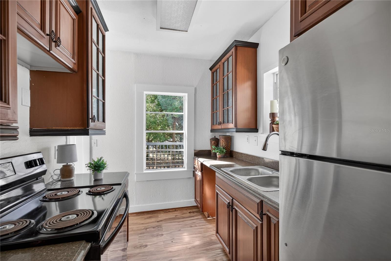 Image 13 of 61 For 922 Washington Avenue