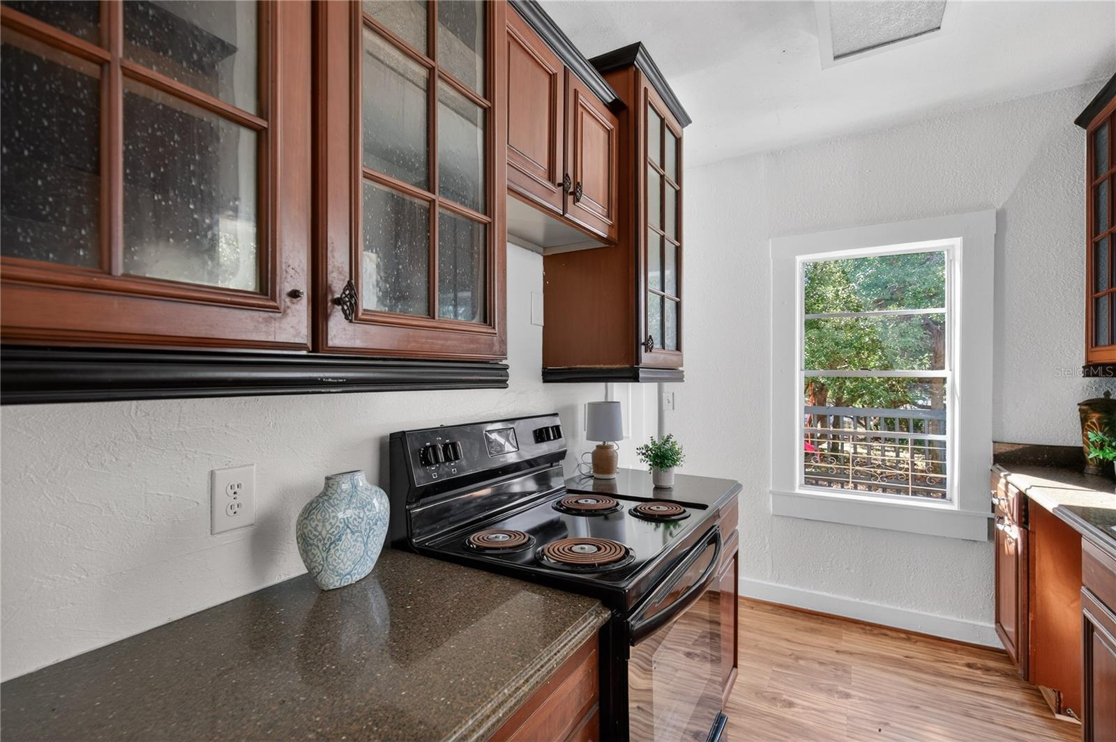 Image 14 of 61 For 922 Washington Avenue