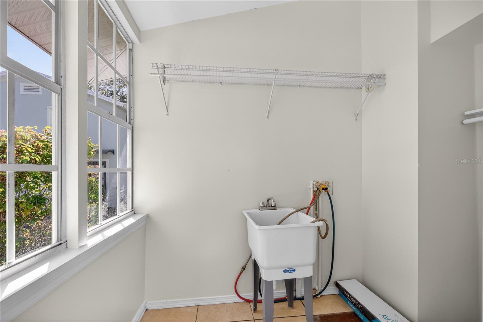 Image 20 of 61 For 922 Washington Avenue