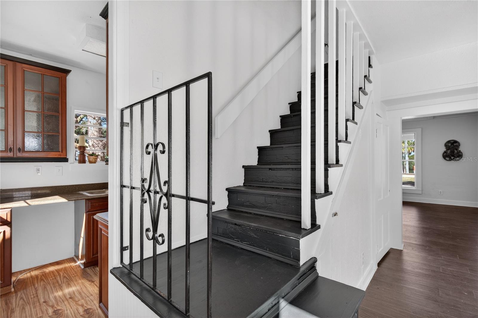 Image 21 of 61 For 922 Washington Avenue