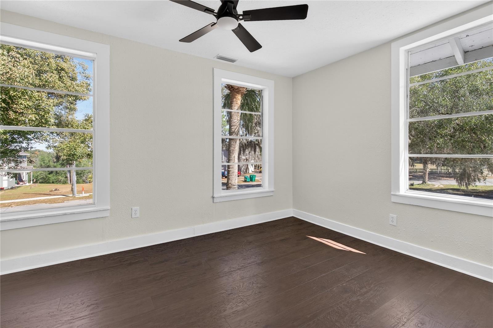 Image 23 of 61 For 922 Washington Avenue