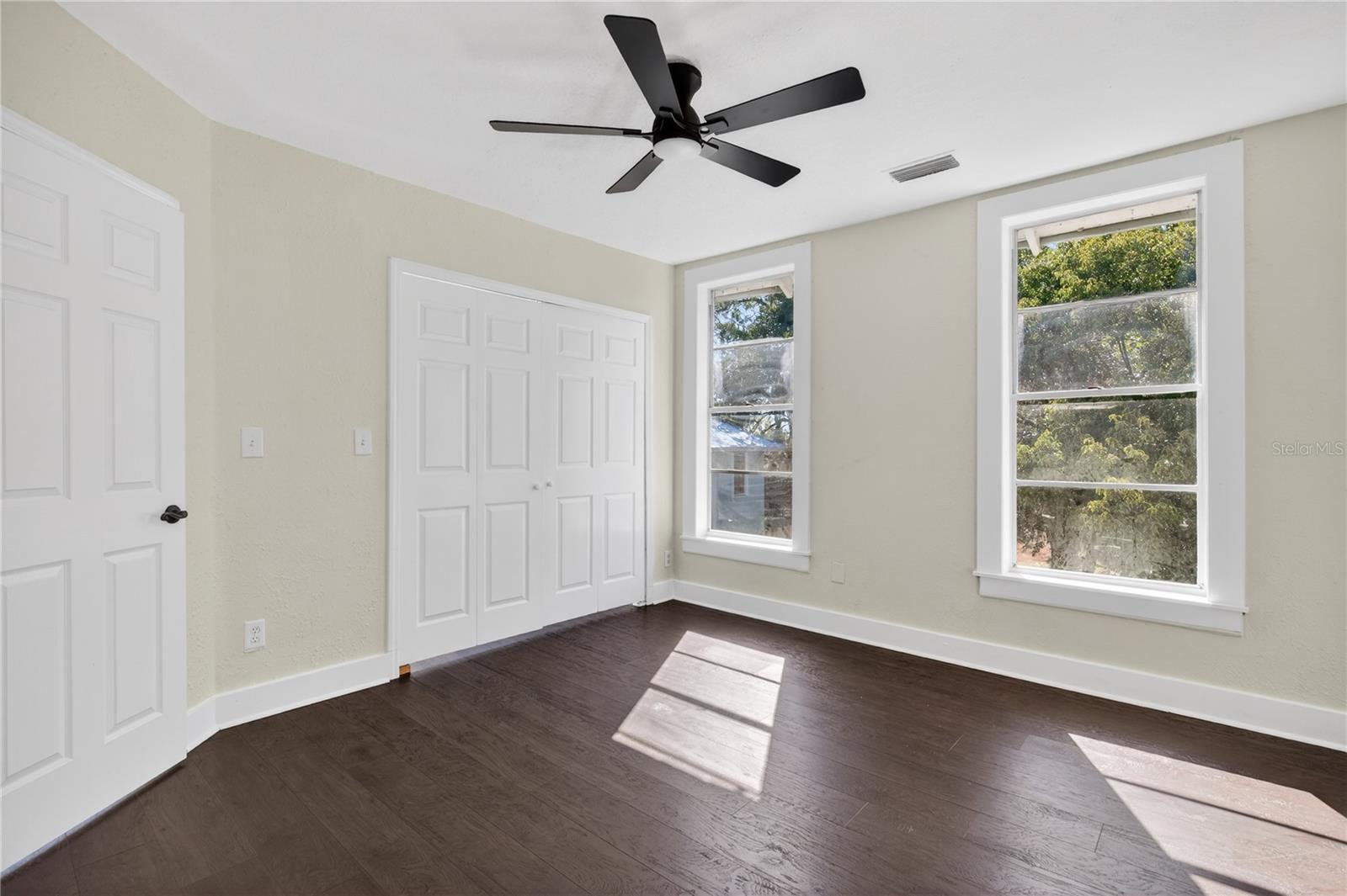 Image 30 of 61 For 922 Washington Avenue