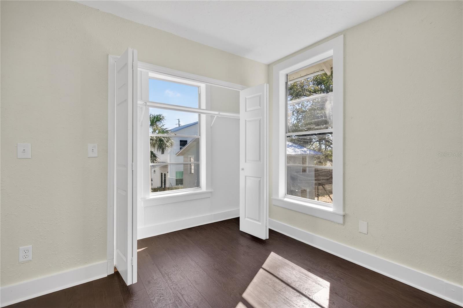 Image 31 of 61 For 922 Washington Avenue