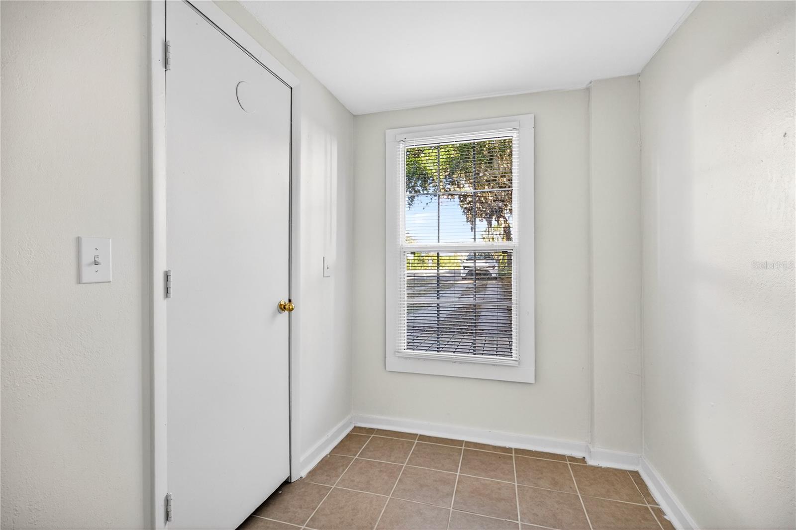 Image 42 of 61 For 922 Washington Avenue