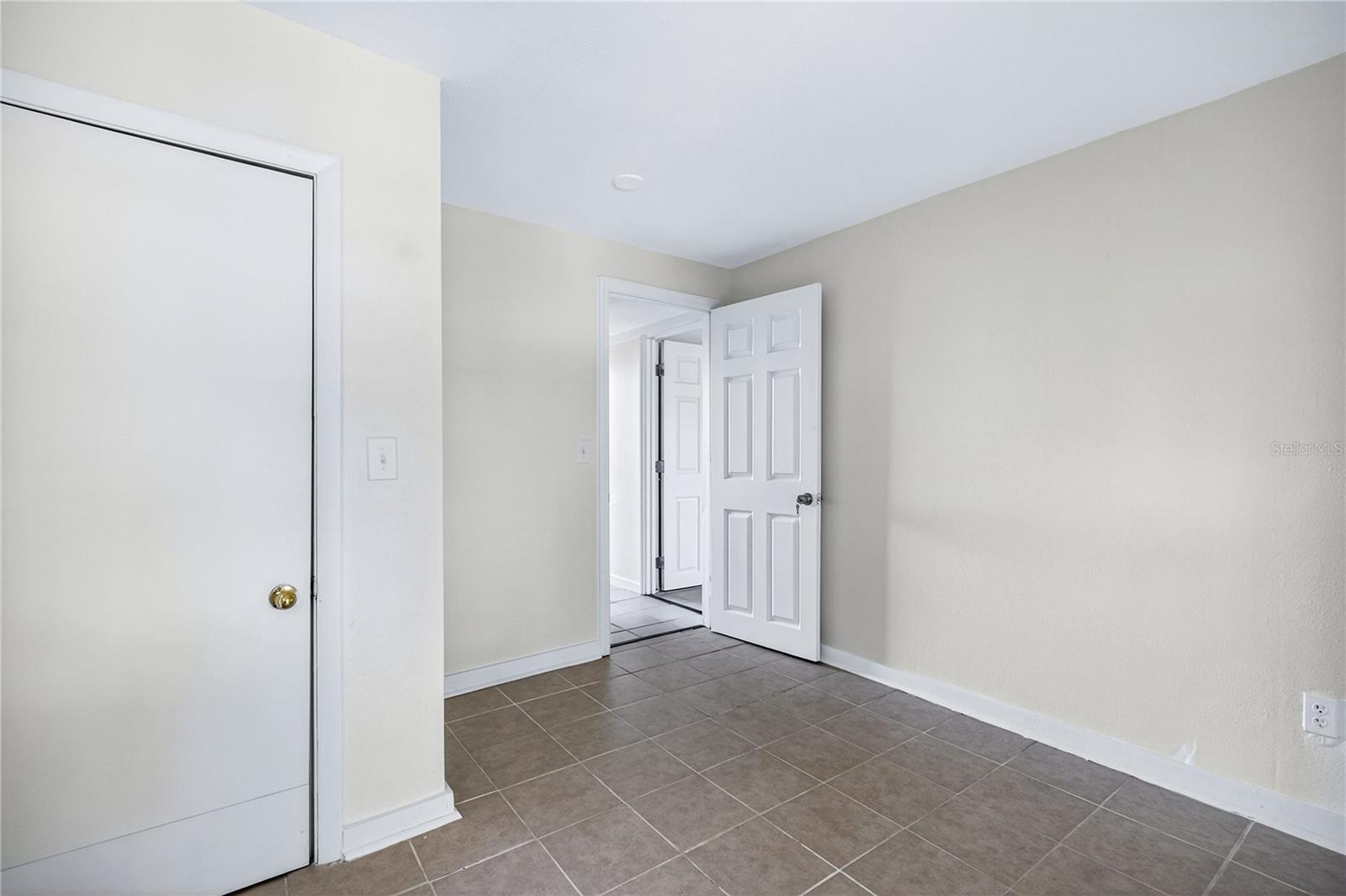 Image 44 of 61 For 922 Washington Avenue