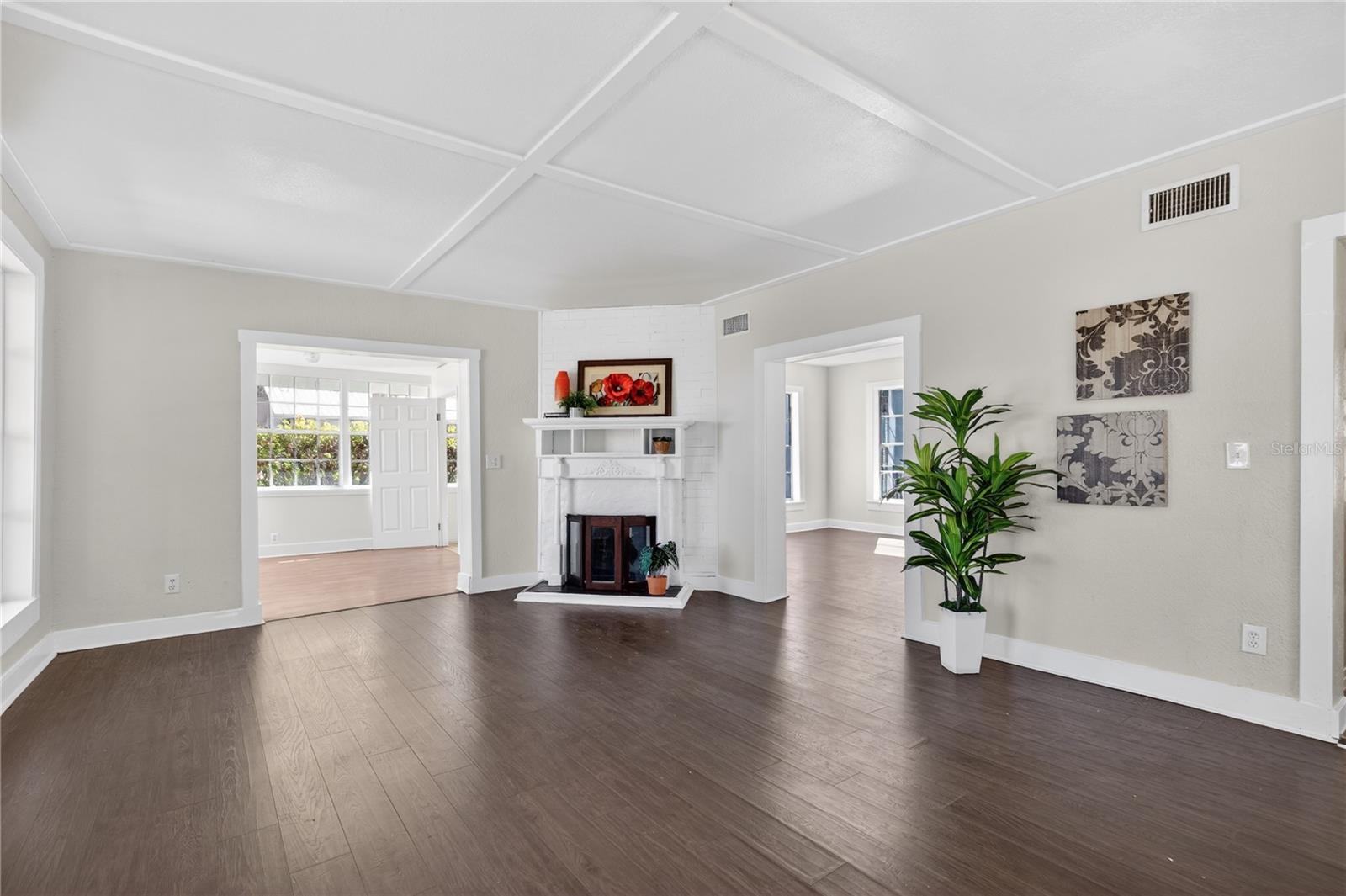 Image 7 of 61 For 922 Washington Avenue