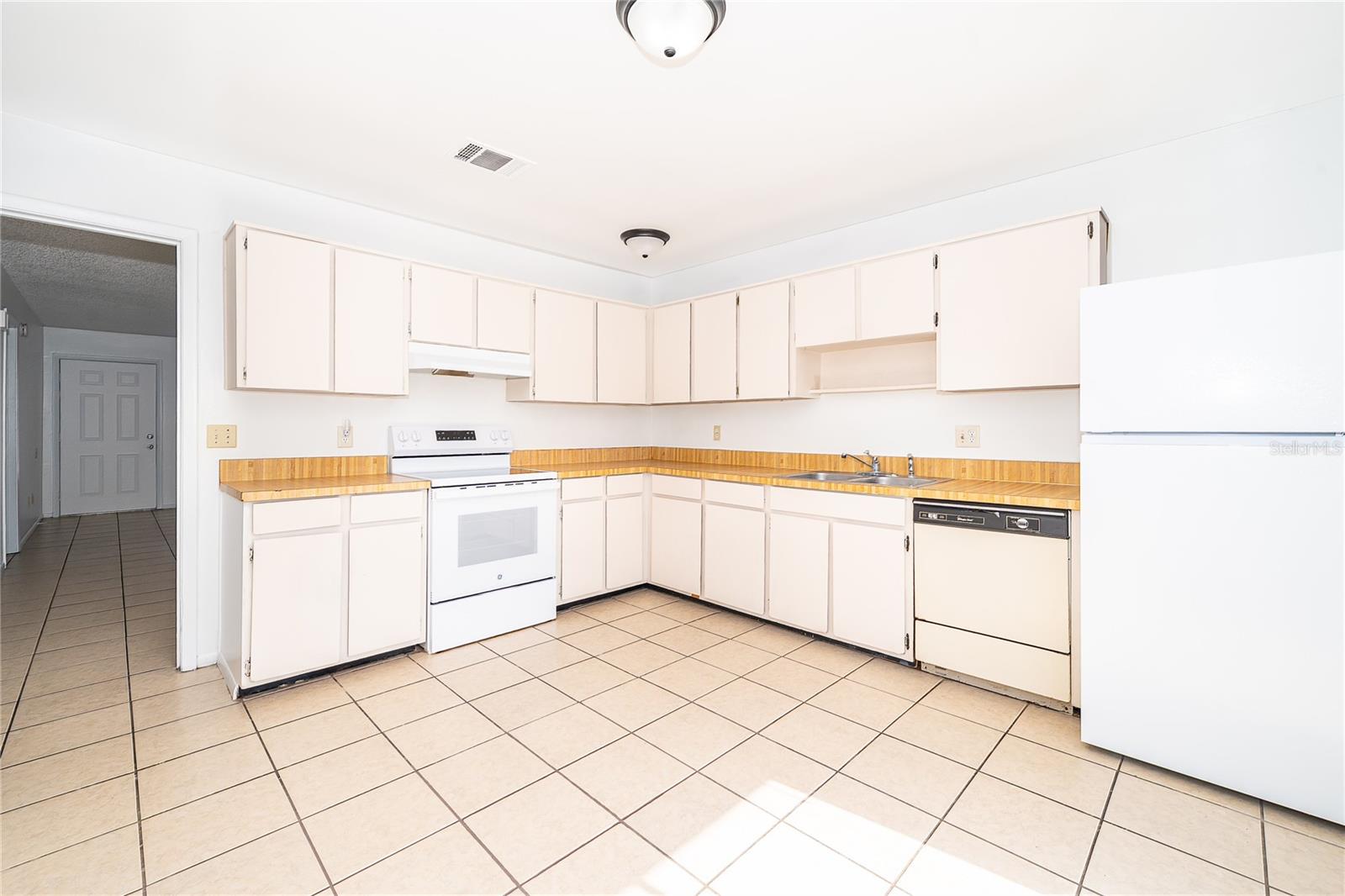 Image 13 of 25 For 8024 Woodduck Drive