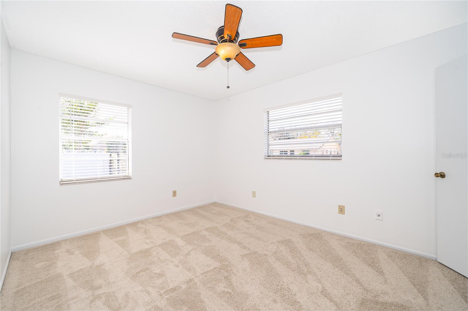 Image 19 of 25 For 8024 Woodduck Drive