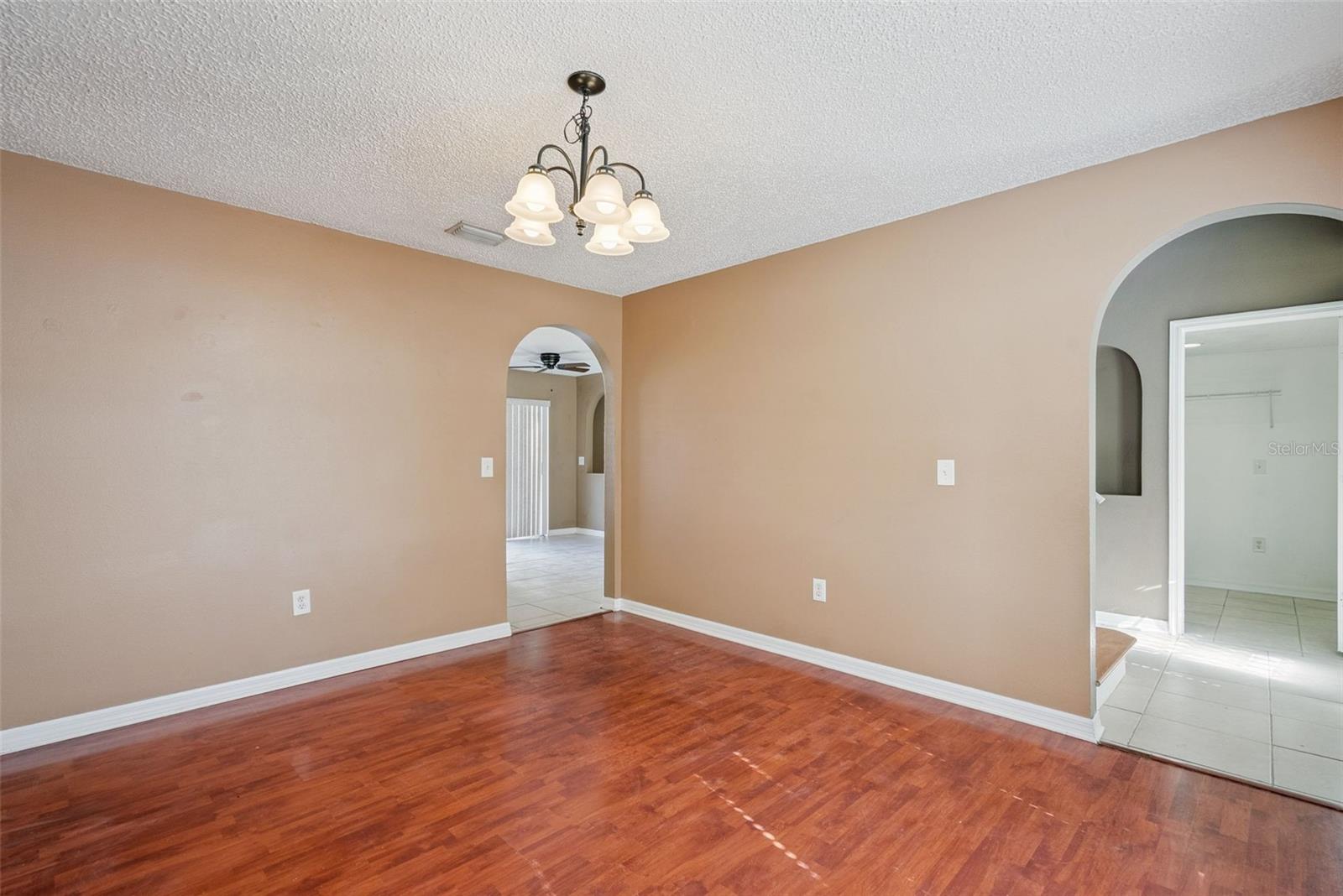 Image 11 of 34 For 965 Welch Hill Circle