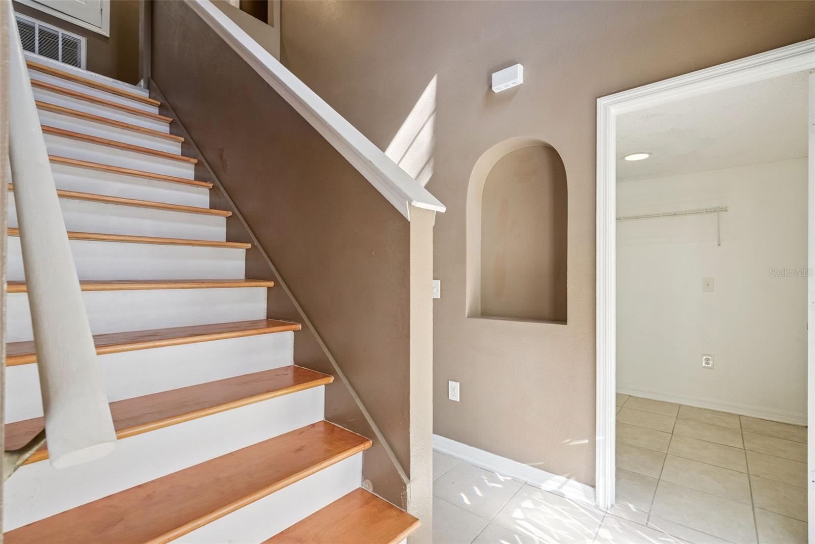 Image 13 of 34 For 965 Welch Hill Circle