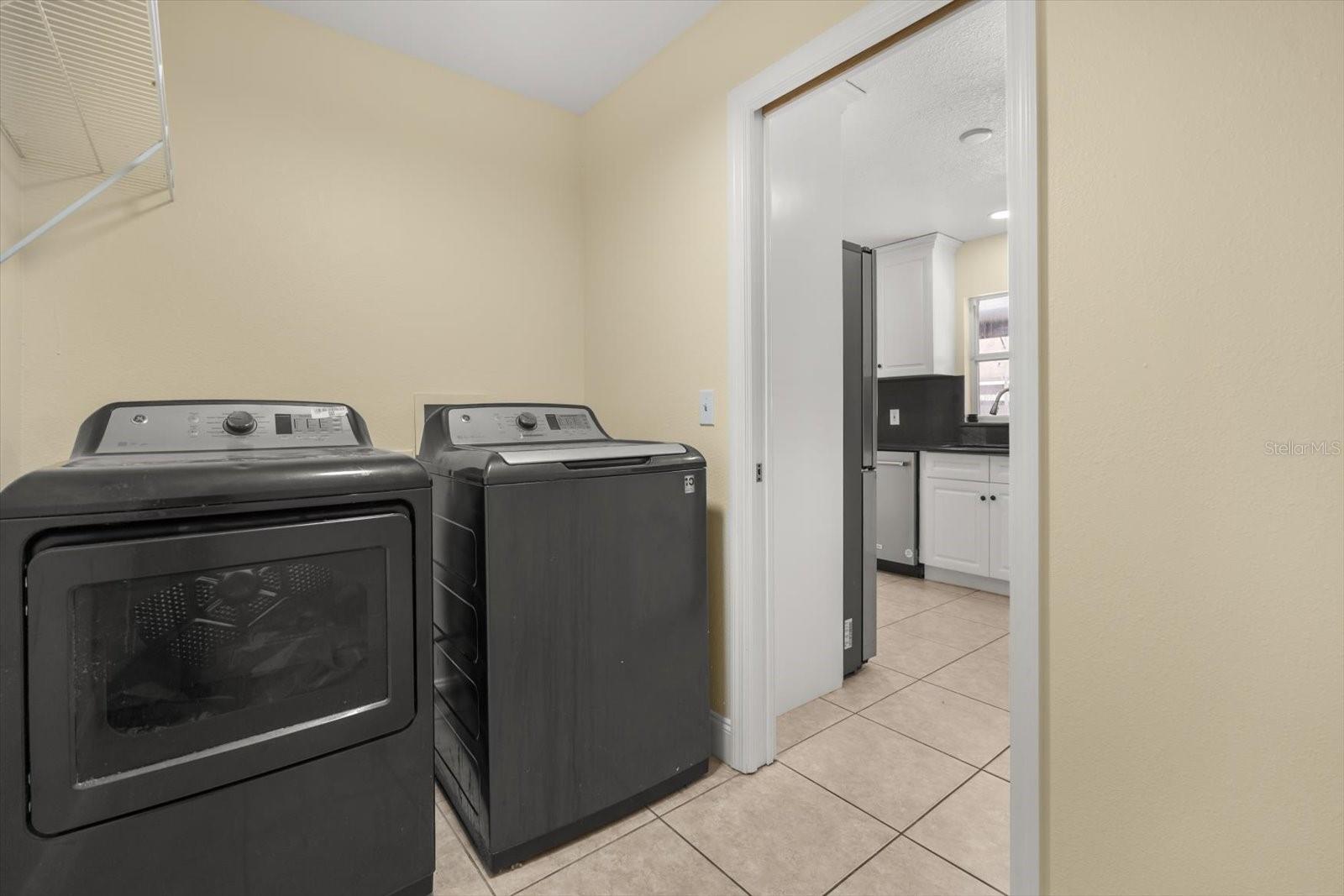 Image 27 of 30 For 3006 Natoma Way