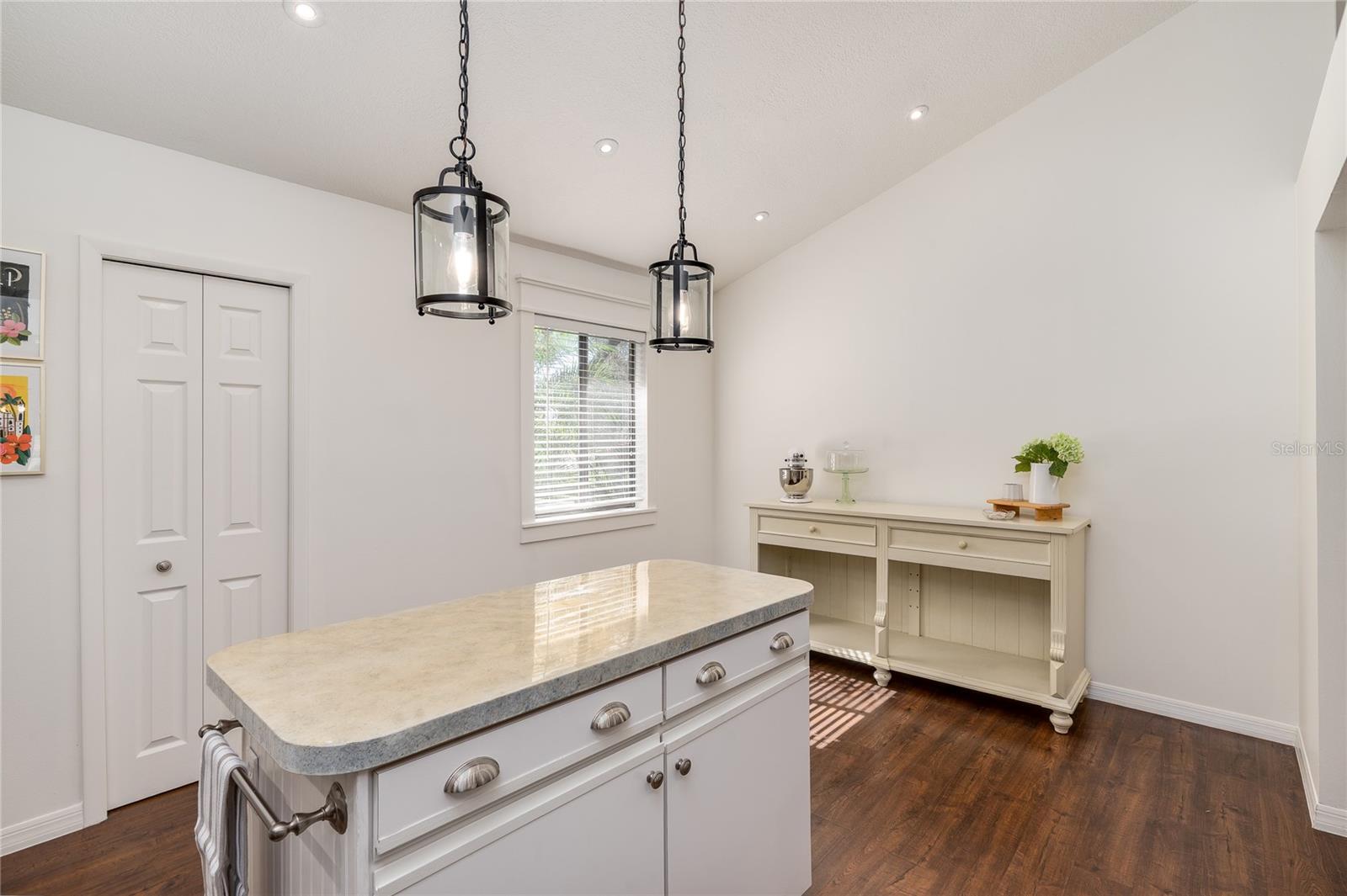 Image 10 of 29 For 958 Southridge Trail