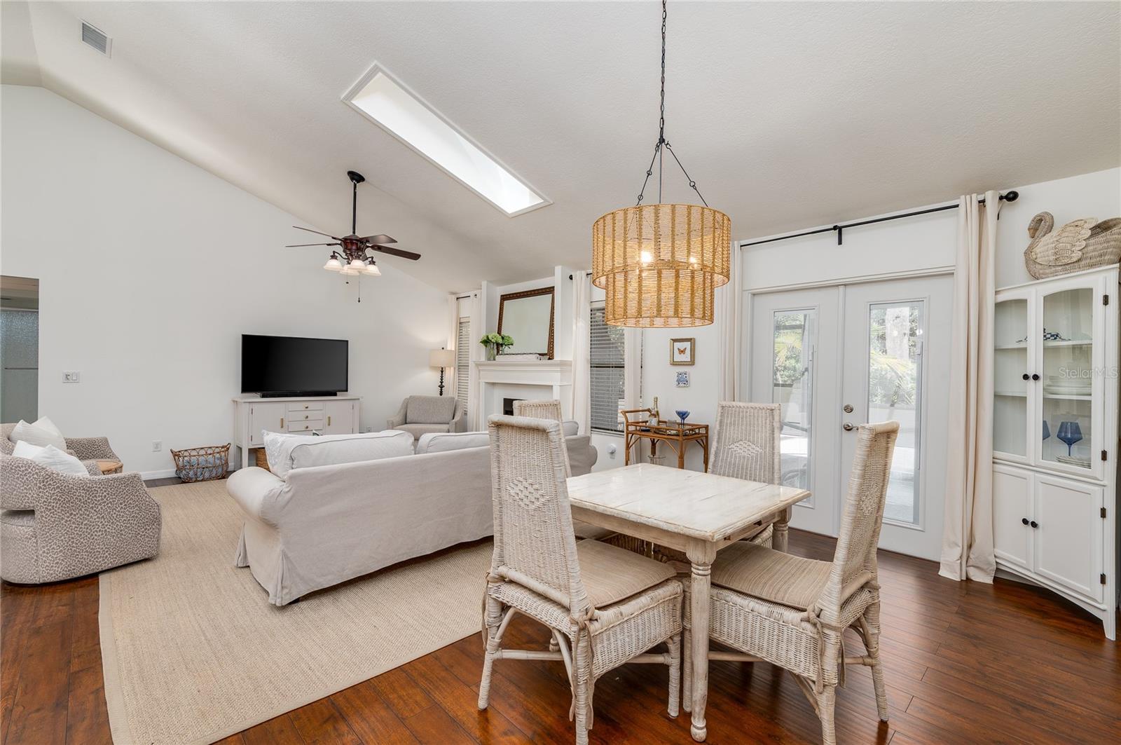 Image 11 of 29 For 958 Southridge Trail