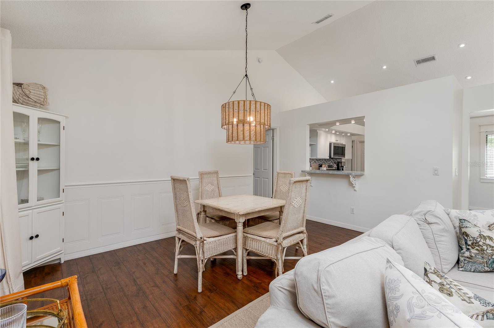 Image 12 of 29 For 958 Southridge Trail