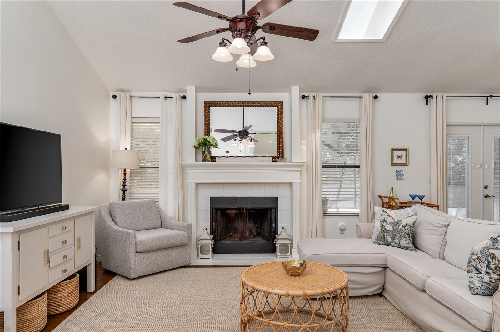 Image 4 of 29 For 958 Southridge Trail