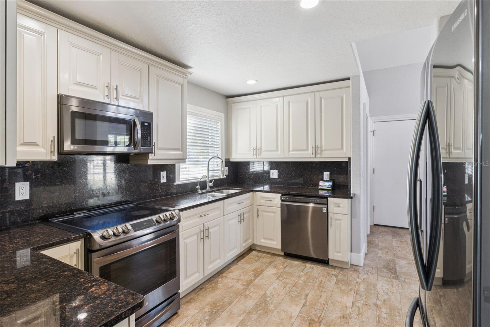 Image 10 of 42 For 2709 Regency Oak Lane